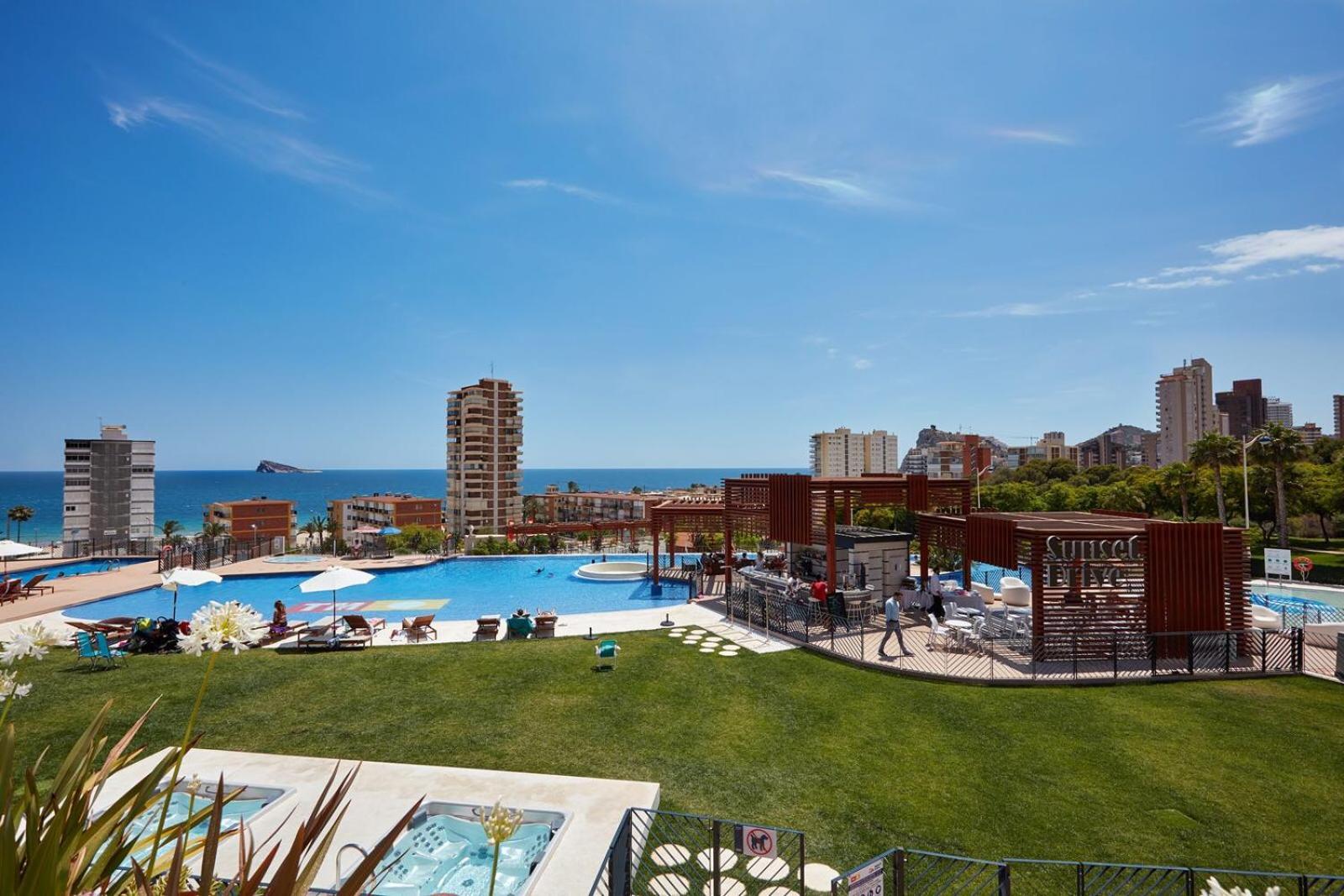 Amazing Apartment In Benidorm - Sunset ภายนอก รูปภาพ
